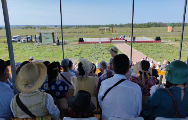 On 25 June, as part of Azadi Ka Amrit Mahotsav, CGI, with ICCR invited a 9 member all women ensemble to Yakutsk, to perform at the Ysyakh Tuymaada festival